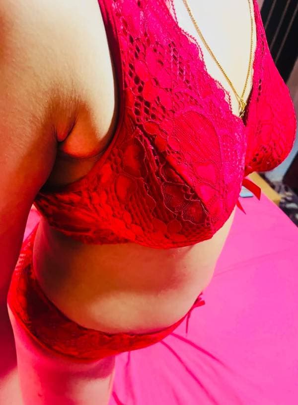 Threesome couple (Own Place Only / privet place එකක් තිබිම අනිවාර්යයි)