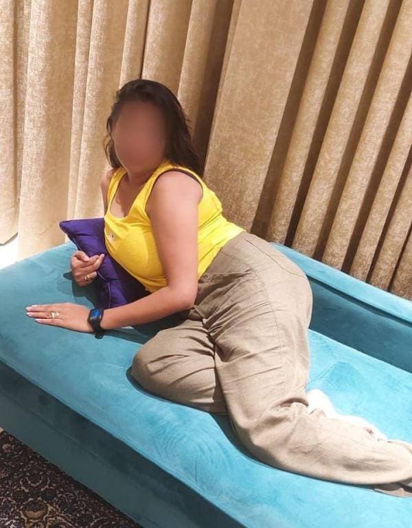 අලුත් Girsල ඉන්න Boralesgamuwa සුපිරි LuxurySPA එක | බොරලැස්ගමුව